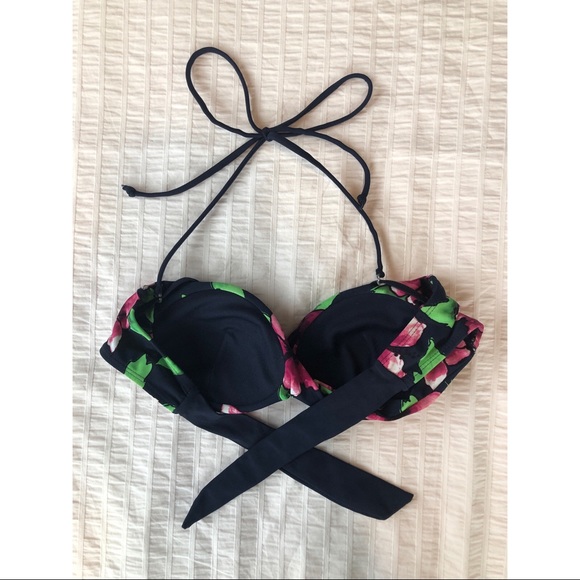 Ardene Twisted Bandeau Bikini Top - Picture 3 of 10